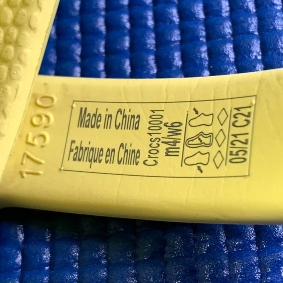 CROCS CROCBAND CLASSIC Women`s Size 6 Yellow Comfort Clog Shoes 10001 - Picture 8 of 9